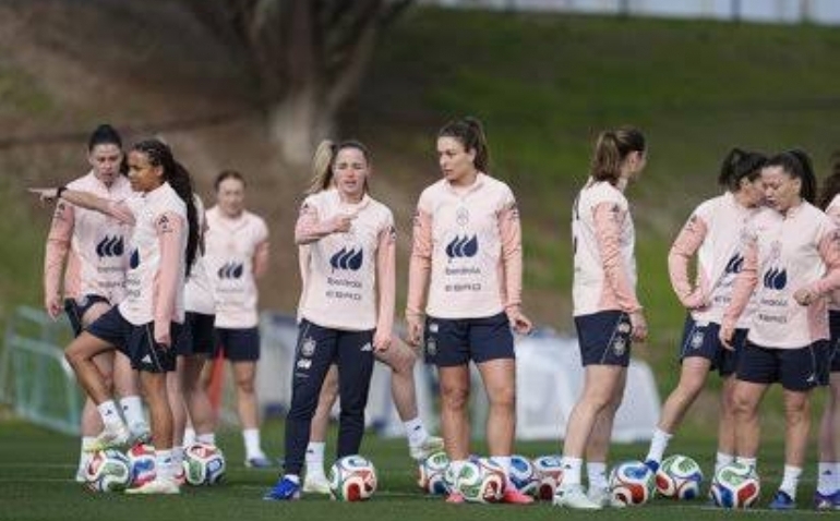 La selección femenina entrenará a puerta abierta el martes 6 en Las Rozas