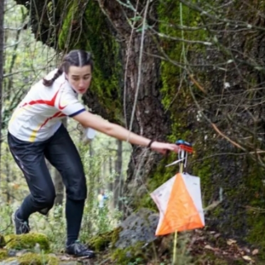 La zaragozana Julia Faure, campeona del XV Trofeo Peña Guara de orientación a pie