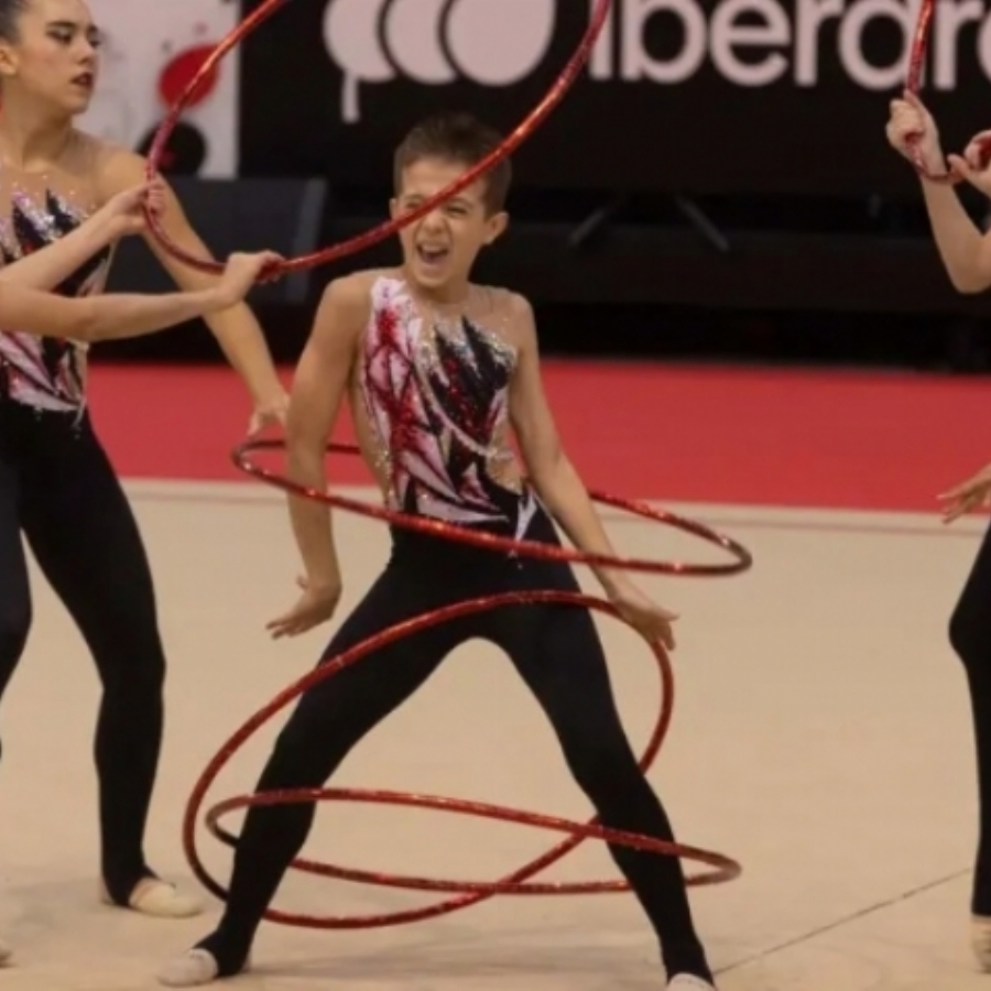 Zaragoza vibra con las mejores gimnastas de rítmica de España