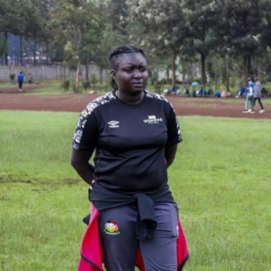 Jackline Juma, la entrenadora que regatea los obstáculos del fútbol masculino en Kenia