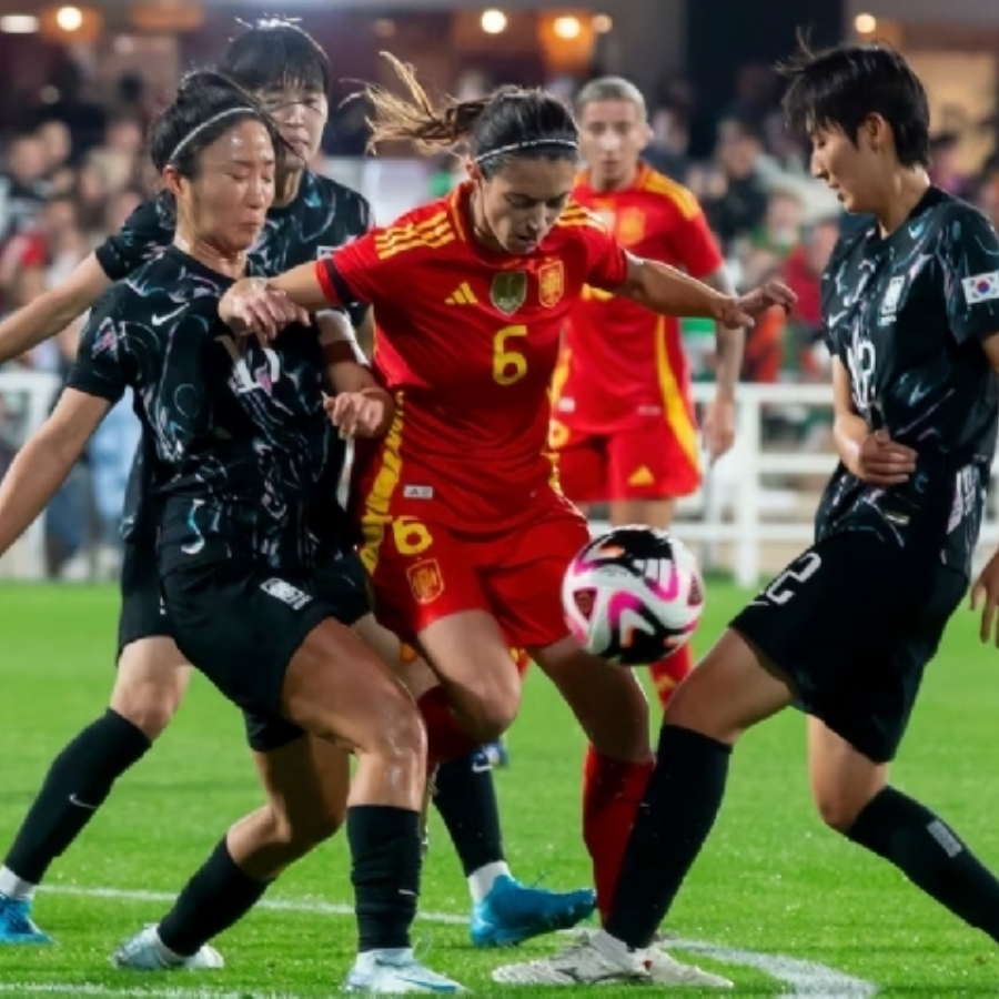 España gana al fin en plena revolución de Montse Tomé