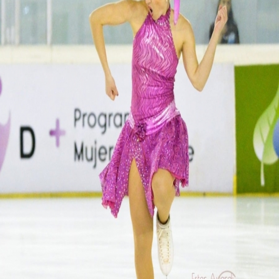 Ángela Martín-Mora, elegancia sobre hielo rumbo a Katowice