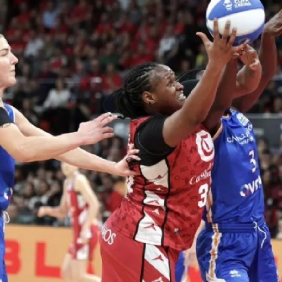 Shante Evans sufre un esguince leve de rodilla