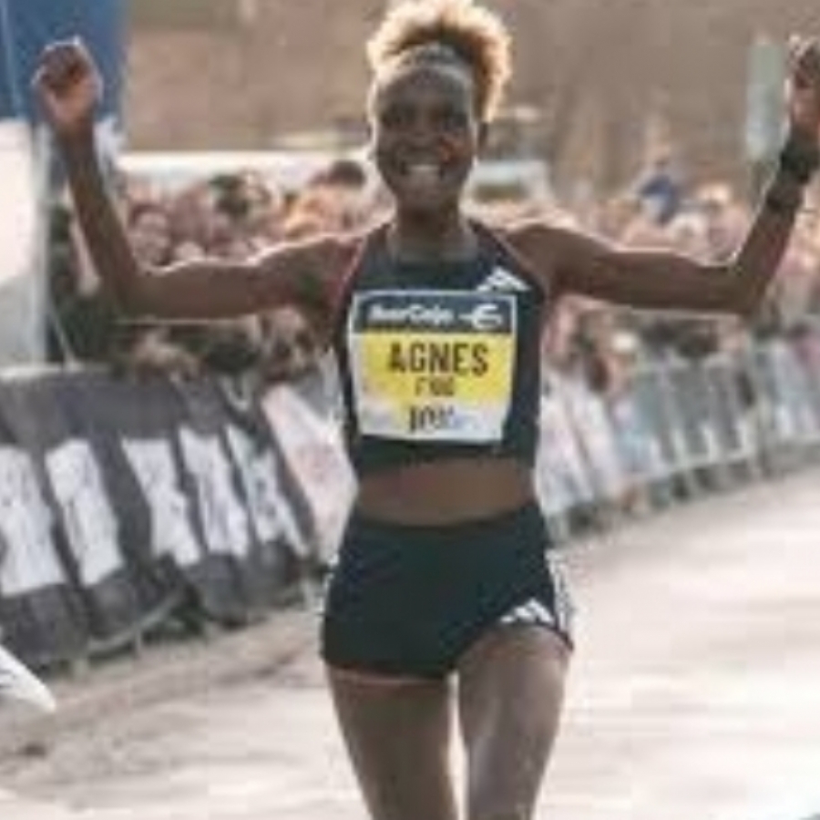 Agnes Ngetich pulveriza el récord del mundo de 10 kilómetros en una carrera solo para mujeres