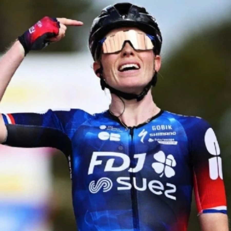 Golpe de autoridad de Demi Vollering en la Vuelta femenina