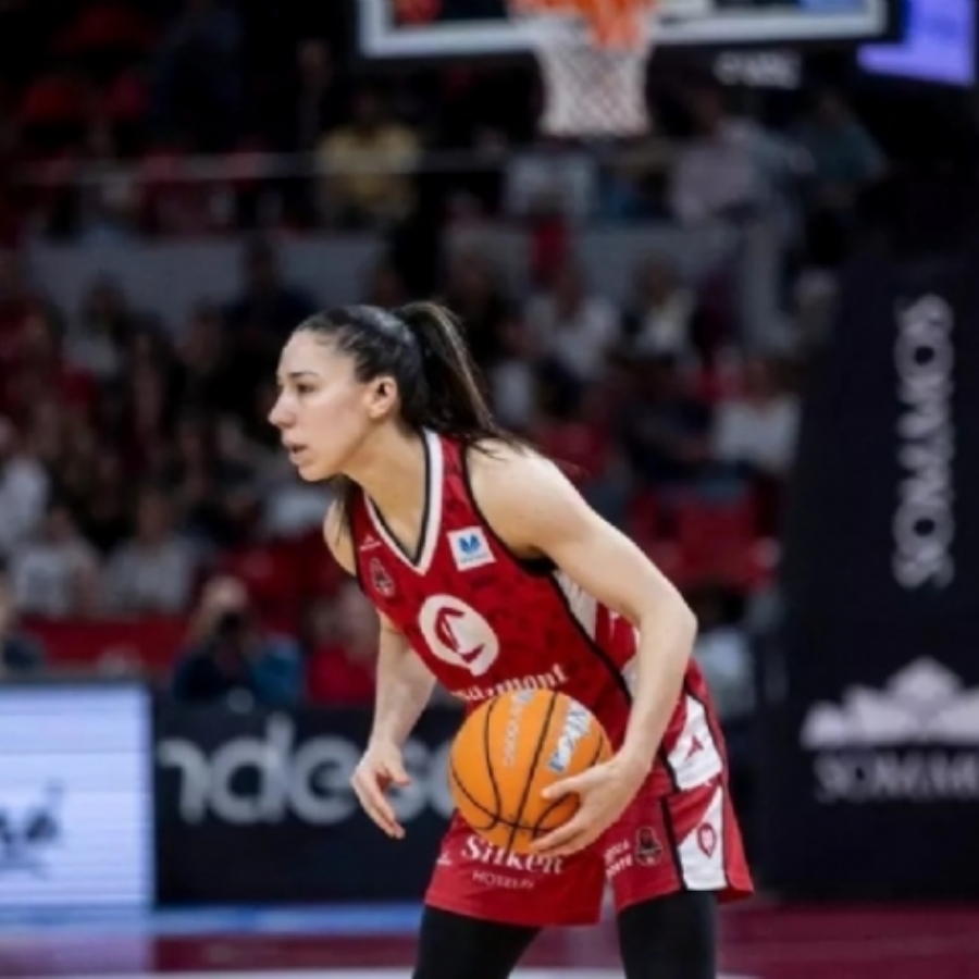 El Casademont Zaragoza o más protagonismo: el dilema de Laia Flores