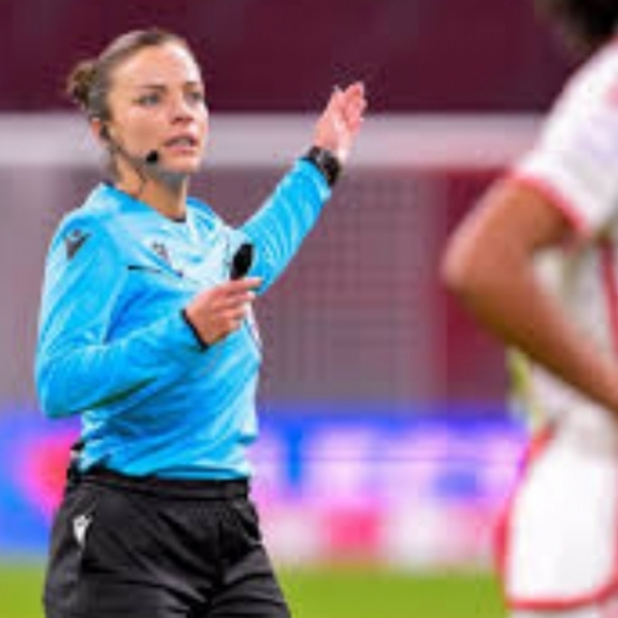 Marta Huerta de Aza pitará la final de la Copa de la Reina entre el FC Barcelona y el Atlético de Madrid