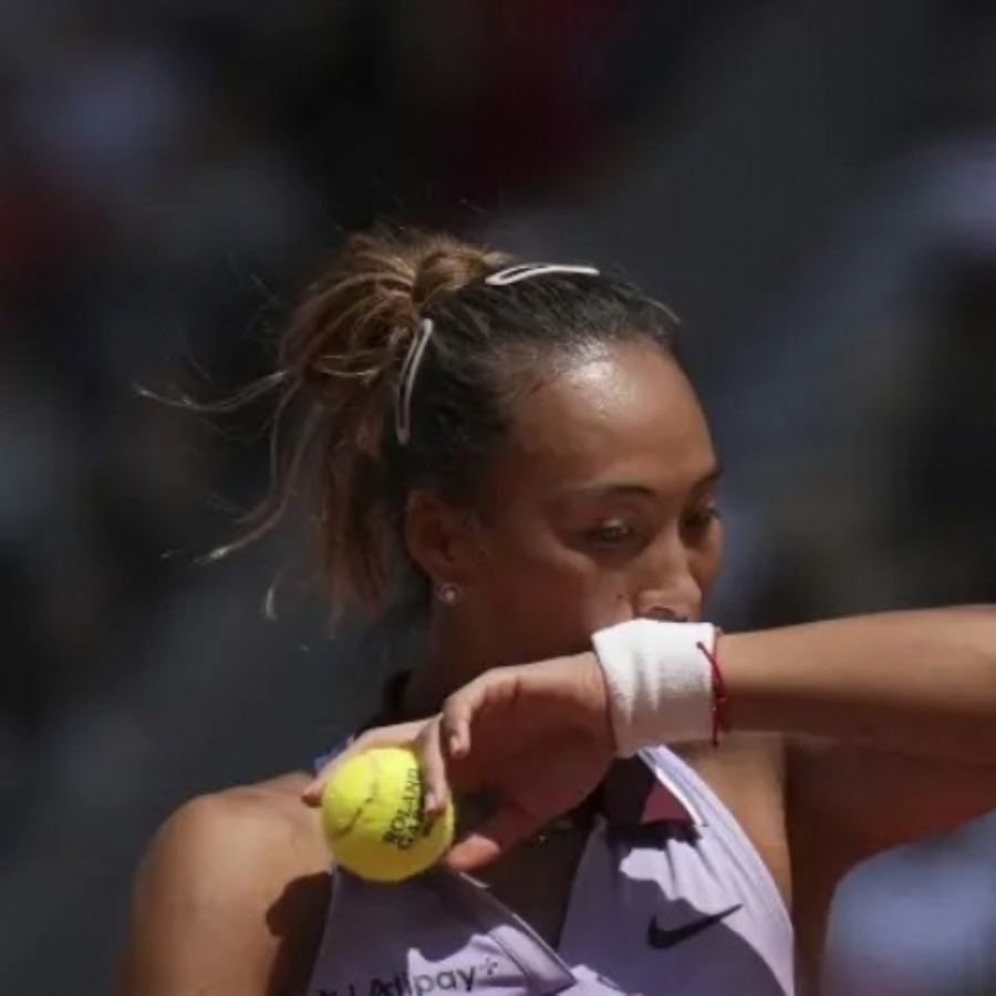 Sabalenka gana su primera 'final' a Zheng y se le pone cara de favorita