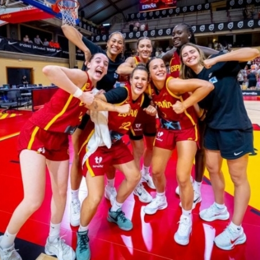 Mariona y Helena Pueyo se hacen fuertes con la Selección