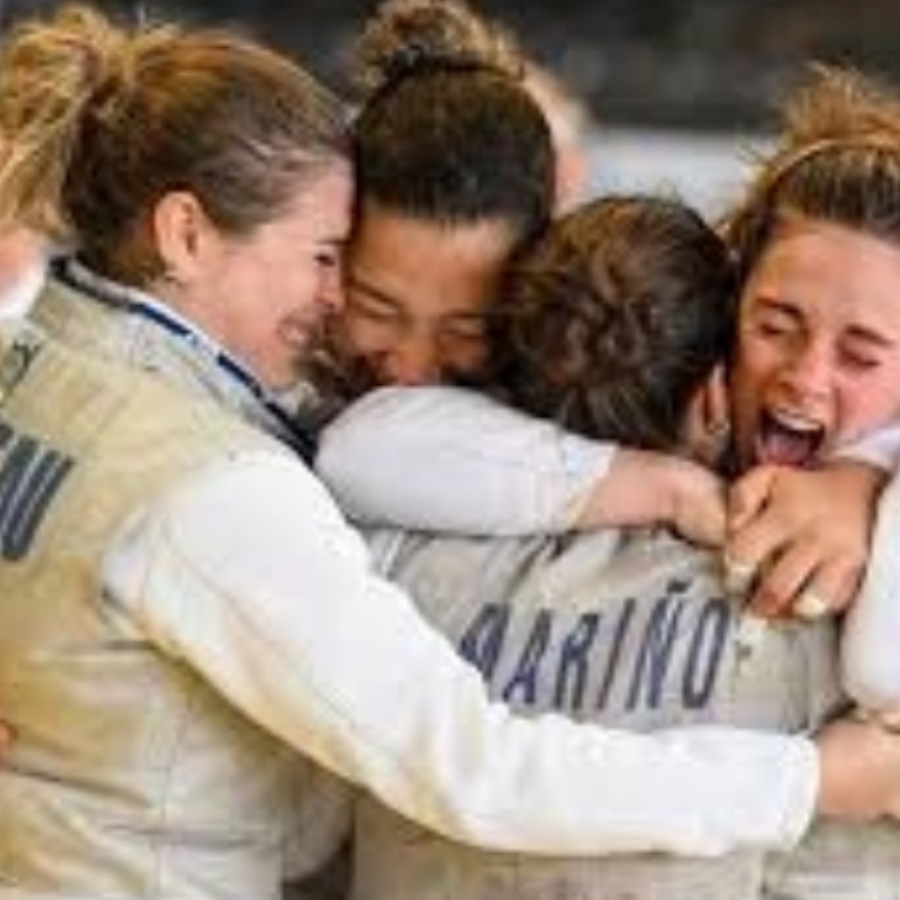El equipo español femenino de florete se cuelga un bronce histórico en el Europeo de esgrima