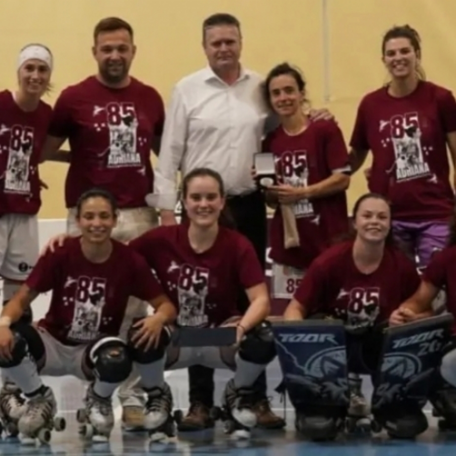 El Esneca Fraga sube la apuesta para seguir brillando en el hockey patines femenino