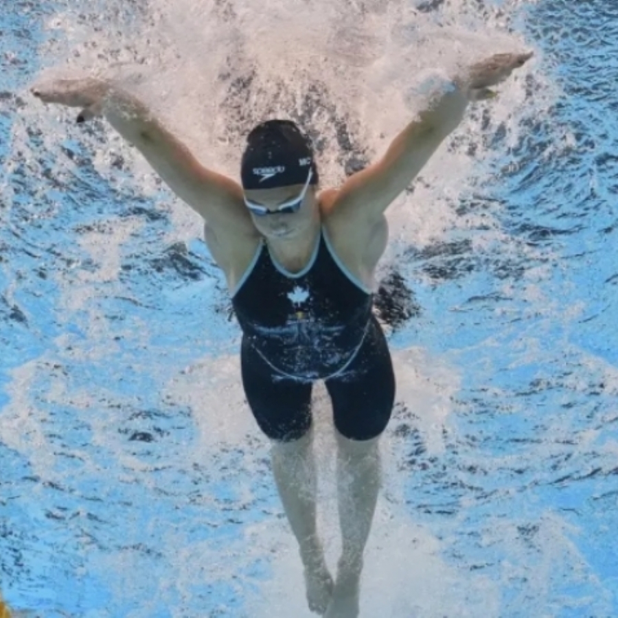 La canadiense Summer McIntosh se cuelga el oro mundial más amargo en los 200 mariposa