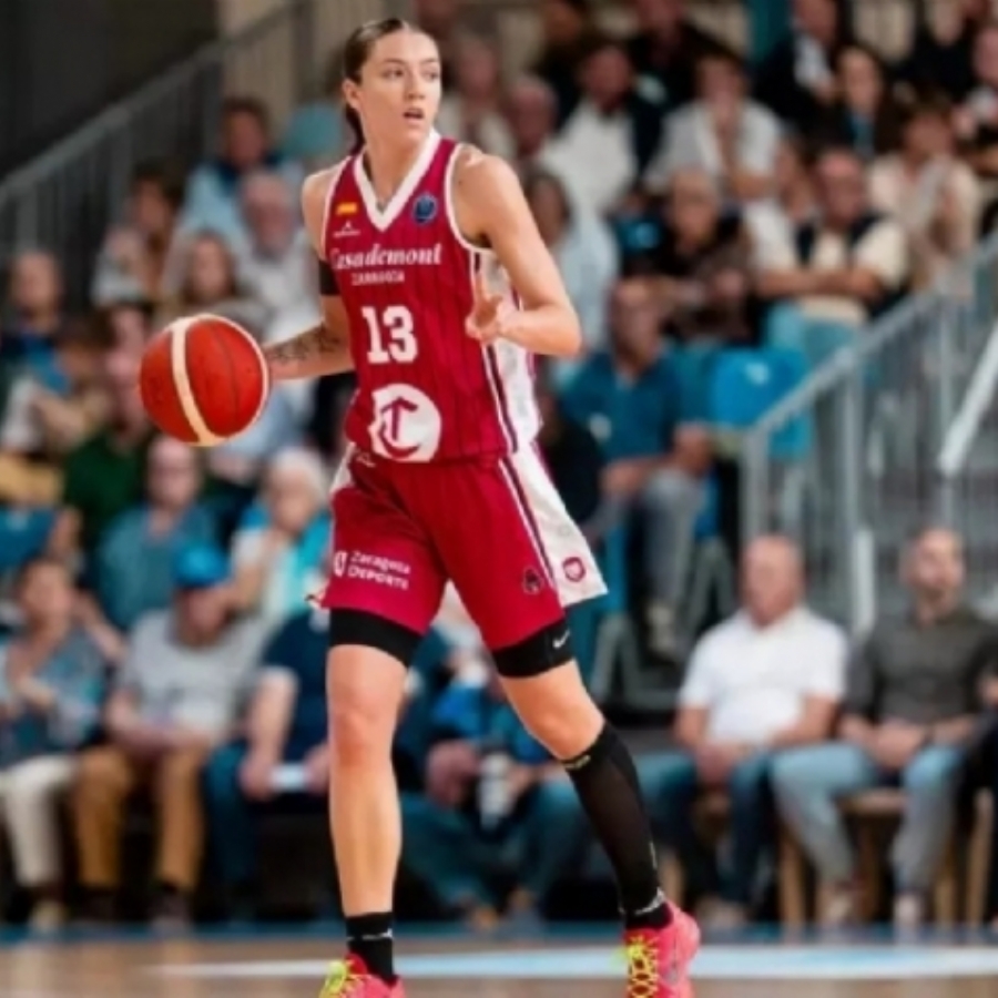 Helena Pueyo toca su techo y apunta al cielo