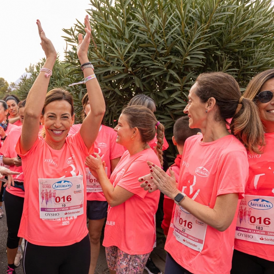 La Carrera de la Mujer recorre Zaragoza con un récord de 15.000 participantes