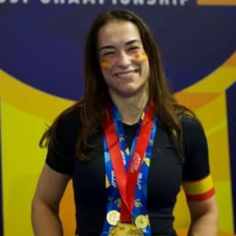 La zaragozana Ana Mayordomo arrasa en el Europeo de jiu jitsu brasileño y quiere más: 