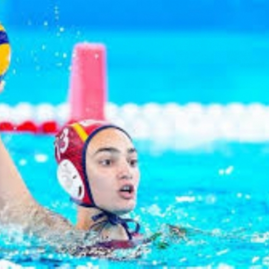 España tropieza ante Hungría en su estreno en el Europeo femenino de waterpolo