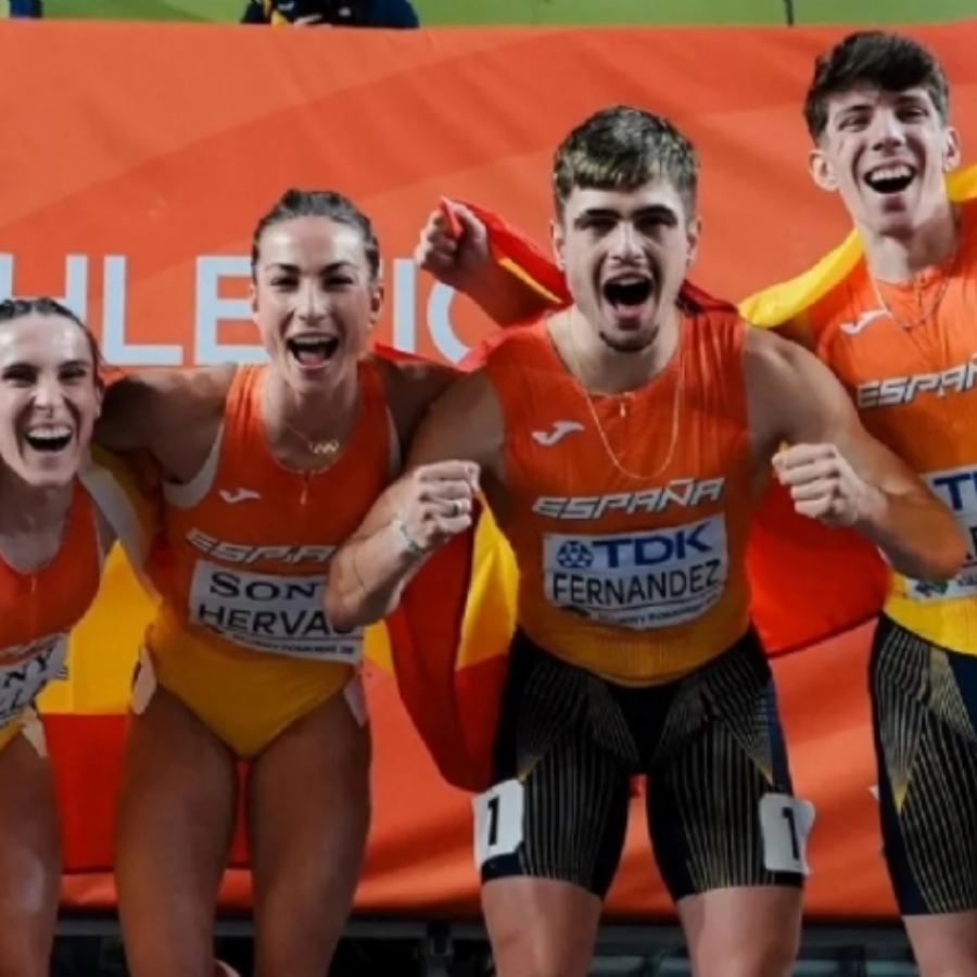 El relevo mixto de 4x400 de España se cuelga la plata en el Mundial de pista cubierta