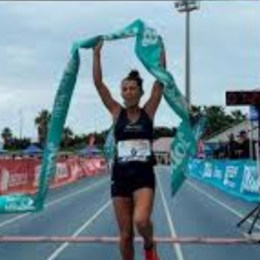 Gemma Arenas logra un nuevo récord de España de 100 kilómetros