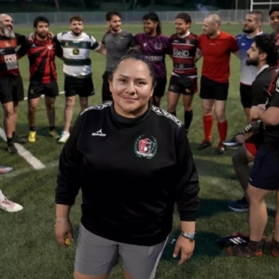 Alejandra Betancur, entrenadora de rugby masculino: 
