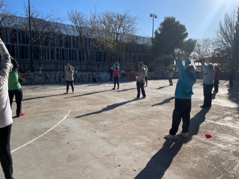 Actividad Física al Aire Libre, para adultos y seniors Actividad Física al Aire Libre, para adultos y seniors