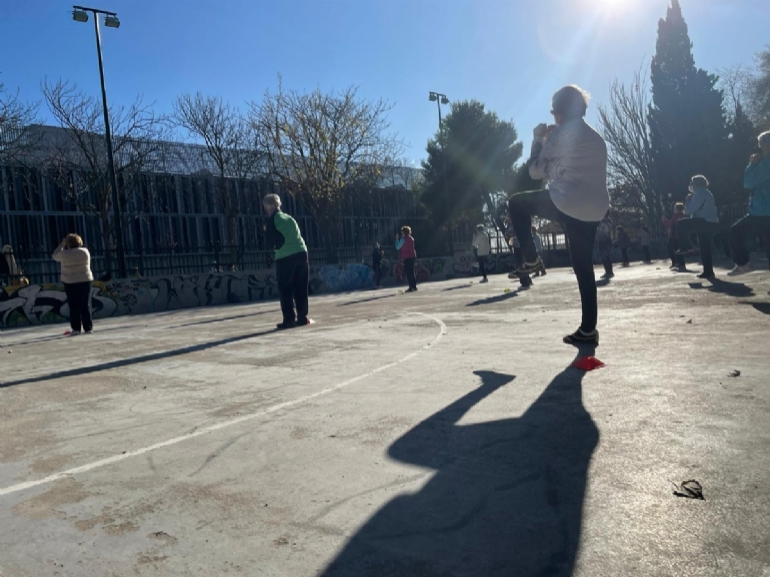 Actividad Física al Aire Libre, para adultos y seniors Actividad Física al Aire Libre, para adultos y seniors