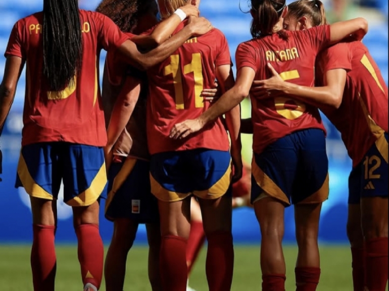 Salma Paralluelo Ayingono
Fuente Instagram @salmaparalluelo