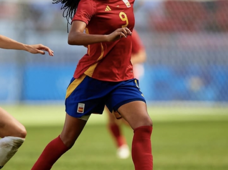 Salma Paralluelo Ayingono
Fuente Instagram @salmaparalluelo