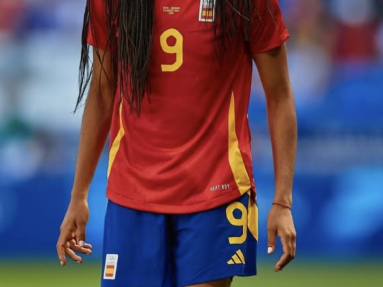 Salma Paralluelo Ayingono
Fuente Instagram @salmaparalluelo