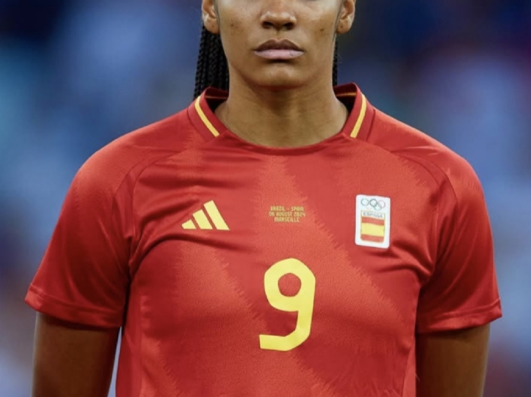 Salma Paralluelo Ayingono
Fuente Instagram @salmaparalluelo