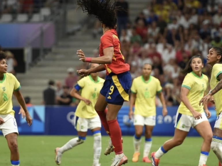 Salma Paralluelo Ayingono
Fuente Instagram @salmaparalluelo