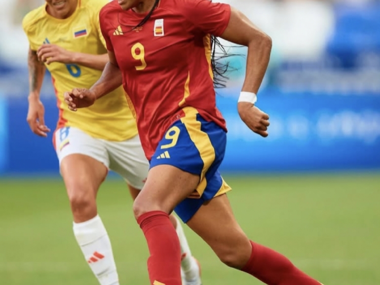 Salma Paralluelo Ayingono
Fuente Instagram @salmaparalluelo