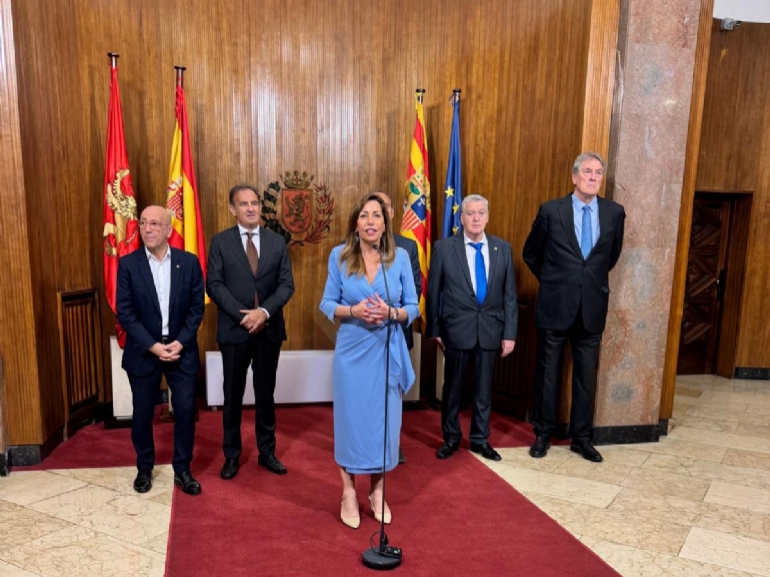 La alcaldesa Natalia Chueca entrega al CN Helios la Medalla al Mérito Deportivo Ciudad de Zaragoza La alcaldesa Natalia Chueca entrega al CN Helios la Medalla al Mérito Deportivo Ciudad de Zaragoza