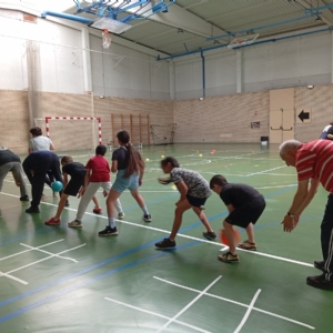 Jornada Intergeneracional entre usuarios/as del programa «Actividad Física para adultos y mayores de 67 años» y niños de educación primaria