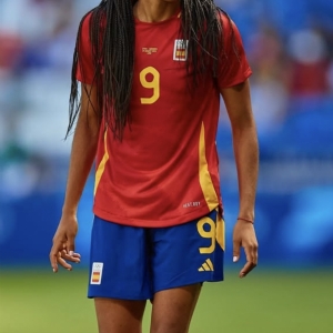 Salma Paralluelo Ayingono
Fuente Instagram @salmaparalluelo