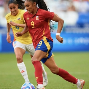 Salma Paralluelo Ayingono
Fuente Instagram @salmaparalluelo